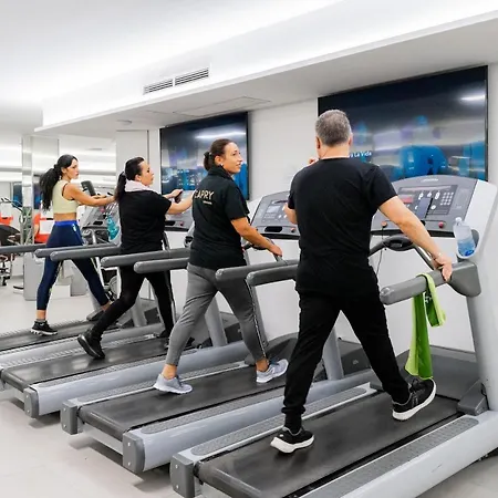 Victoria Palace & Zen Wellness מלון