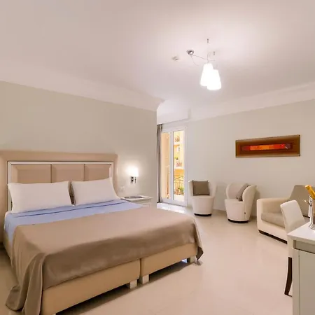 Victoria Palace & Zen Wellness מלון 4*