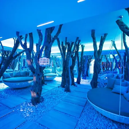 Victoria Palace & Zen Wellness מלון 4*