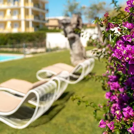 Victoria Palace & Zen Wellness מלון 4*