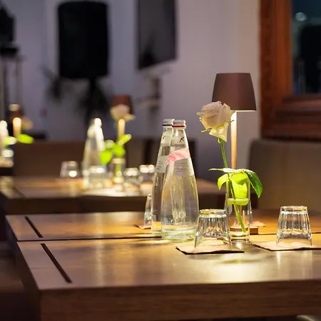 Victoria Palace & Zen Wellness מלון 4*