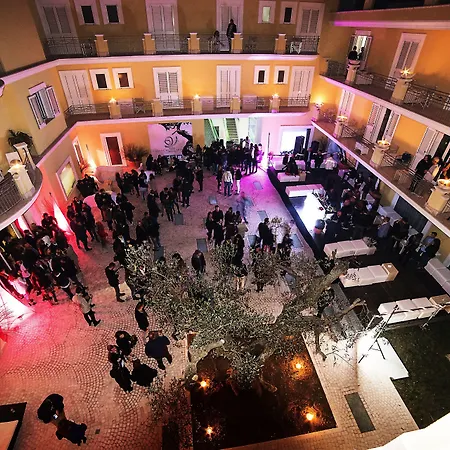 Victoria Palace & Zen Wellness מלון 4*