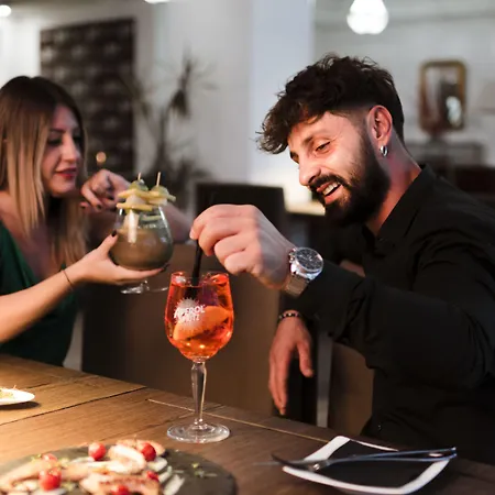 Victoria Palace & Zen Wellness מלון